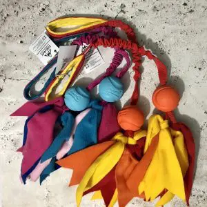 Poláros húzogatós játék Chuckit! labdával