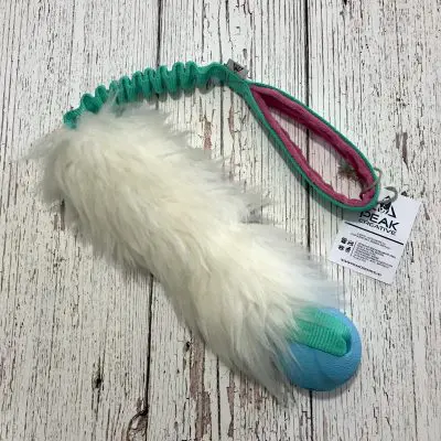 Birka szőrös játék Chuckit! labdával